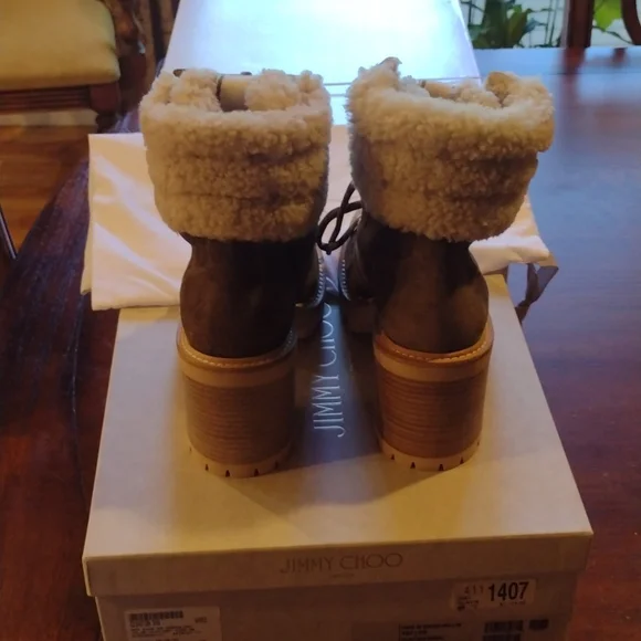 Jimmy Choo Brown Ankle Boots with Cream Fur Lining - Picture 4 of 10